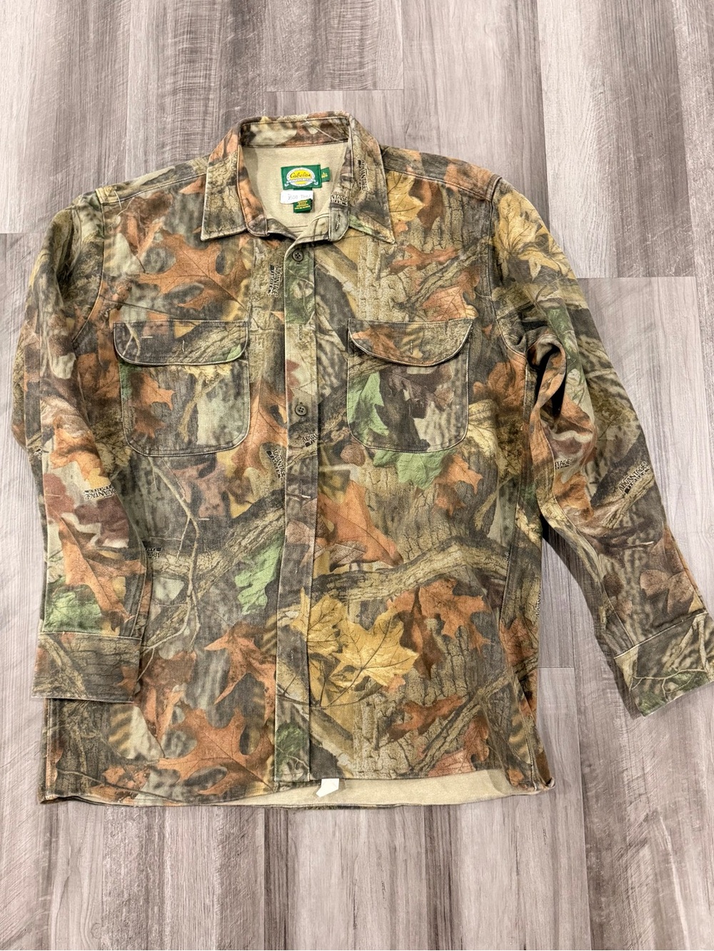 Men’s Realtree Camo Button-Up Shirt - Multicolor Leaf Print